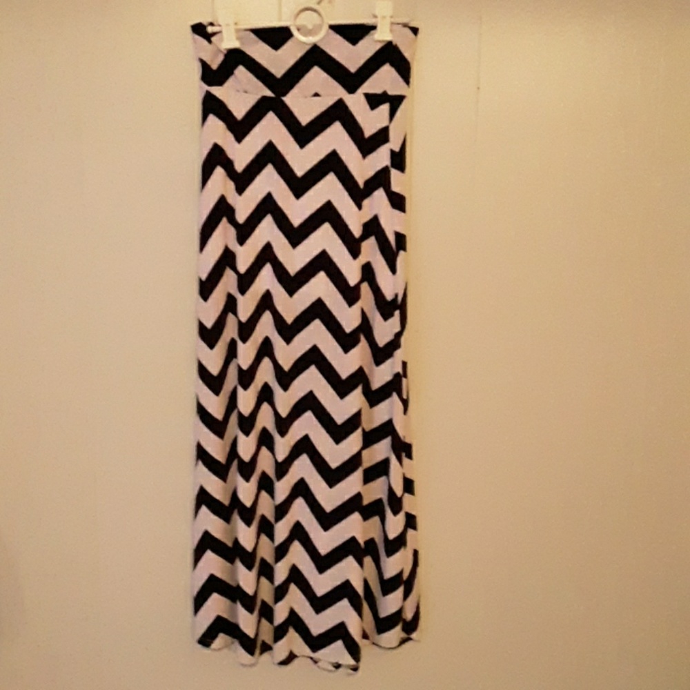 Black White Chevron Maxi Skirt